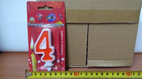 Świeczka 24szt cyfra CZERWONA ,,4'' Świeczka 24szt cyfra CZERWONA ,,4''